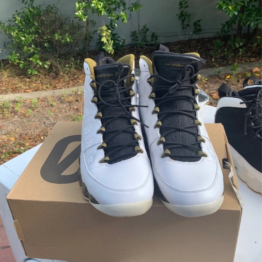 Air Jordan 9 “statue” size 13